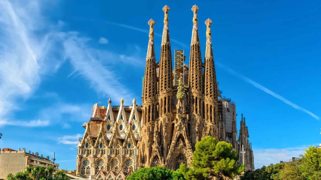 Gaudí's Sagrada Família, Park Güell, Casa Milà, Casa Batlló & Casa Vicens (Barcelona)