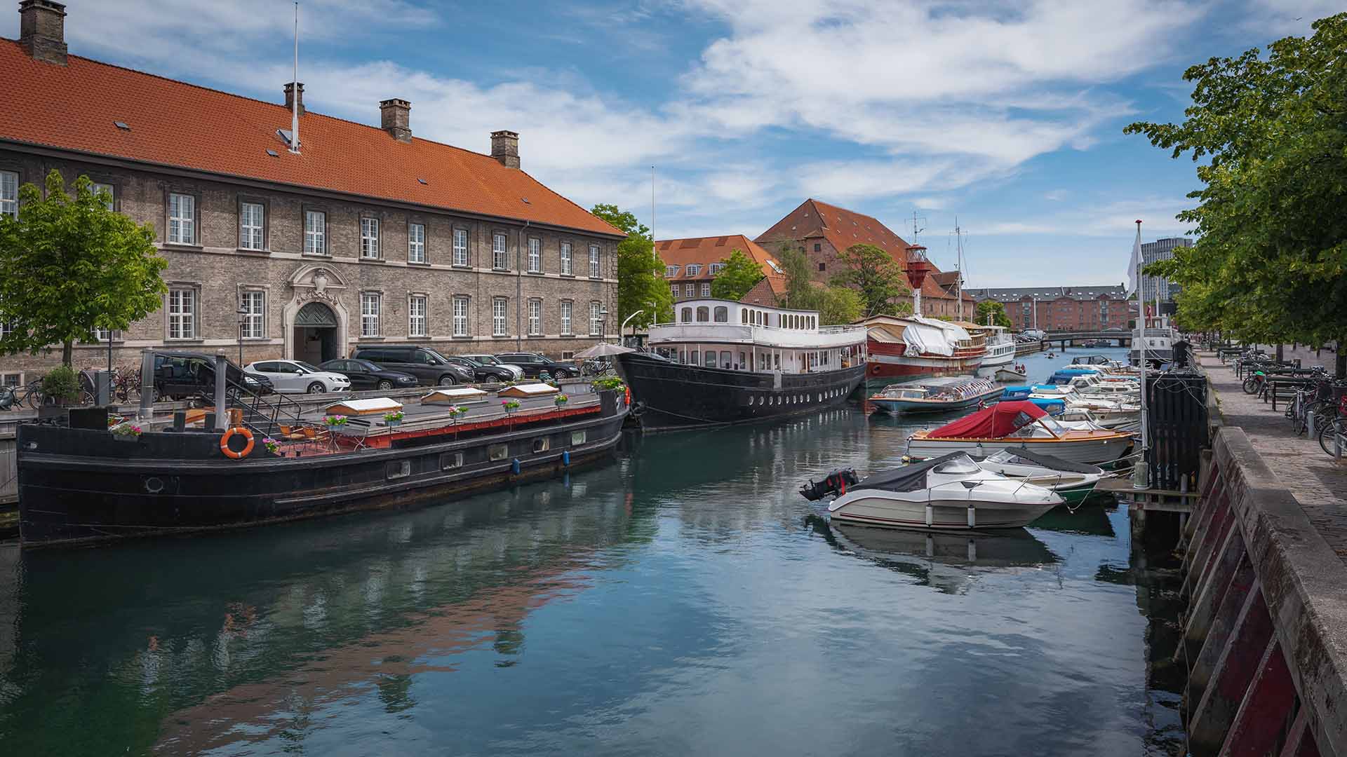 A Copenhagen harbor &ldquo;hidden gems&rdquo; boat tour