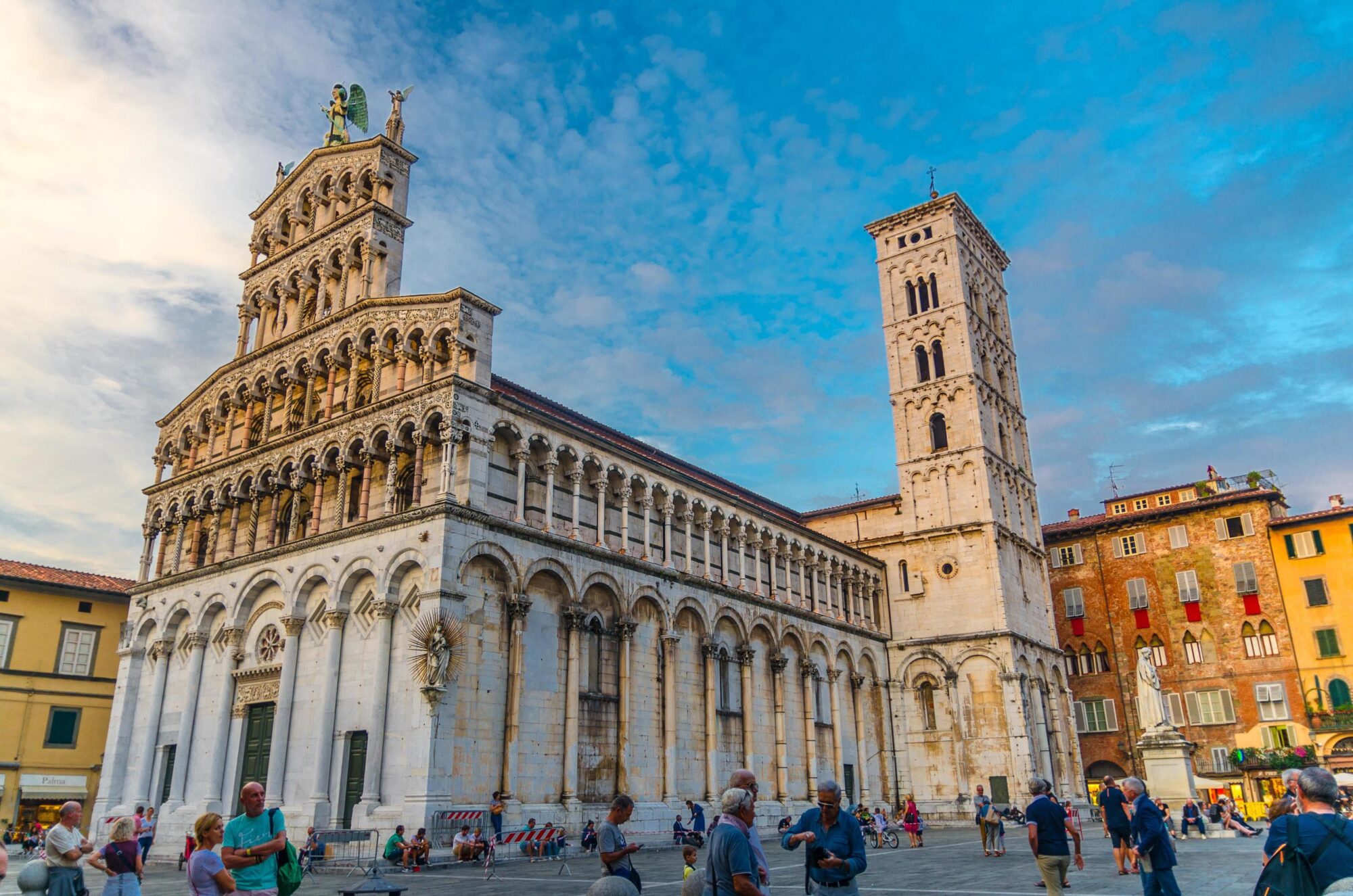 Guided walking tour of Lucca — San Michele in Foro, the Duomo di San Martino, and the Guinigi Tower
