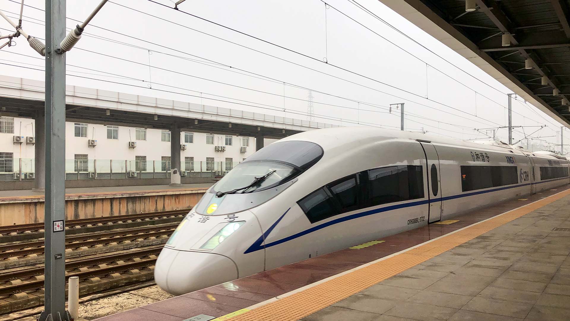 A five-day high-speed-rail excursion to Shanghai — Yu Garden, the Bund, a Huangpu River cruise, and the Zhujiajiao water town