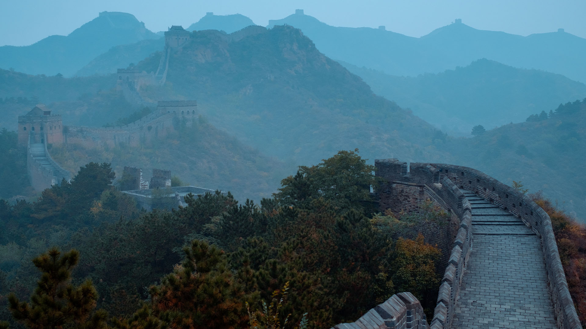 An overnight home-stay excursion to the Simatai section of the Great Wall