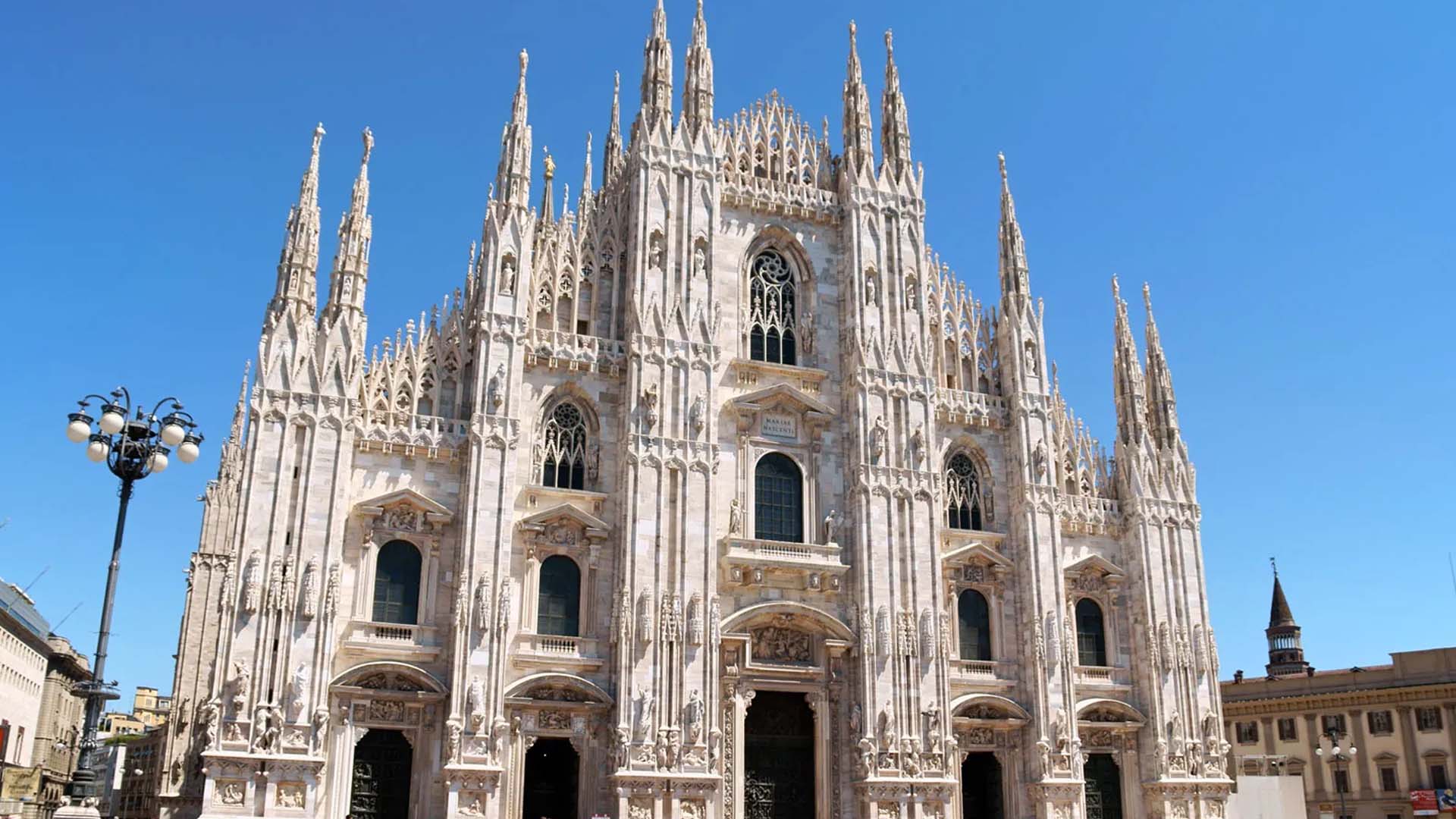 Day trips by rail to medieval Bologna and Renaissance Milan