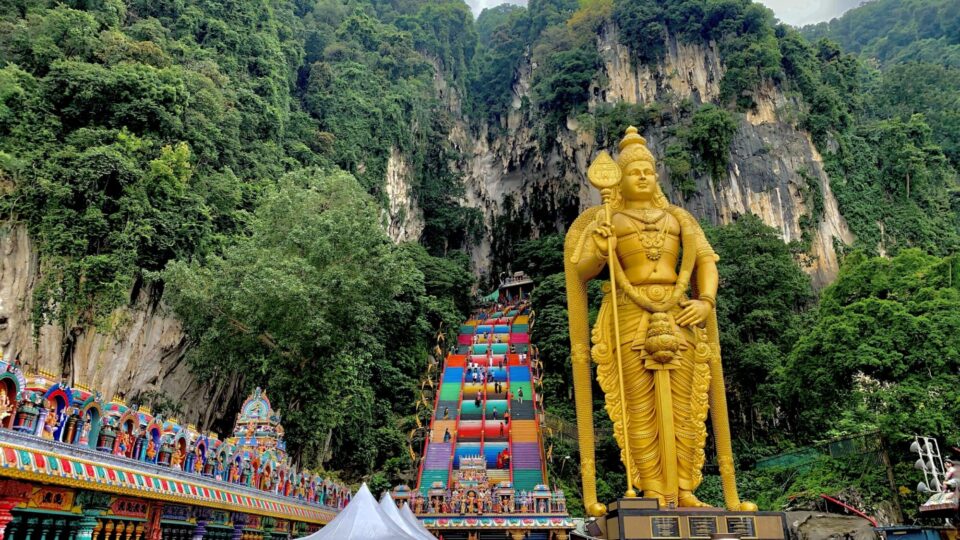 Batu_Caves_stairs_2022-05